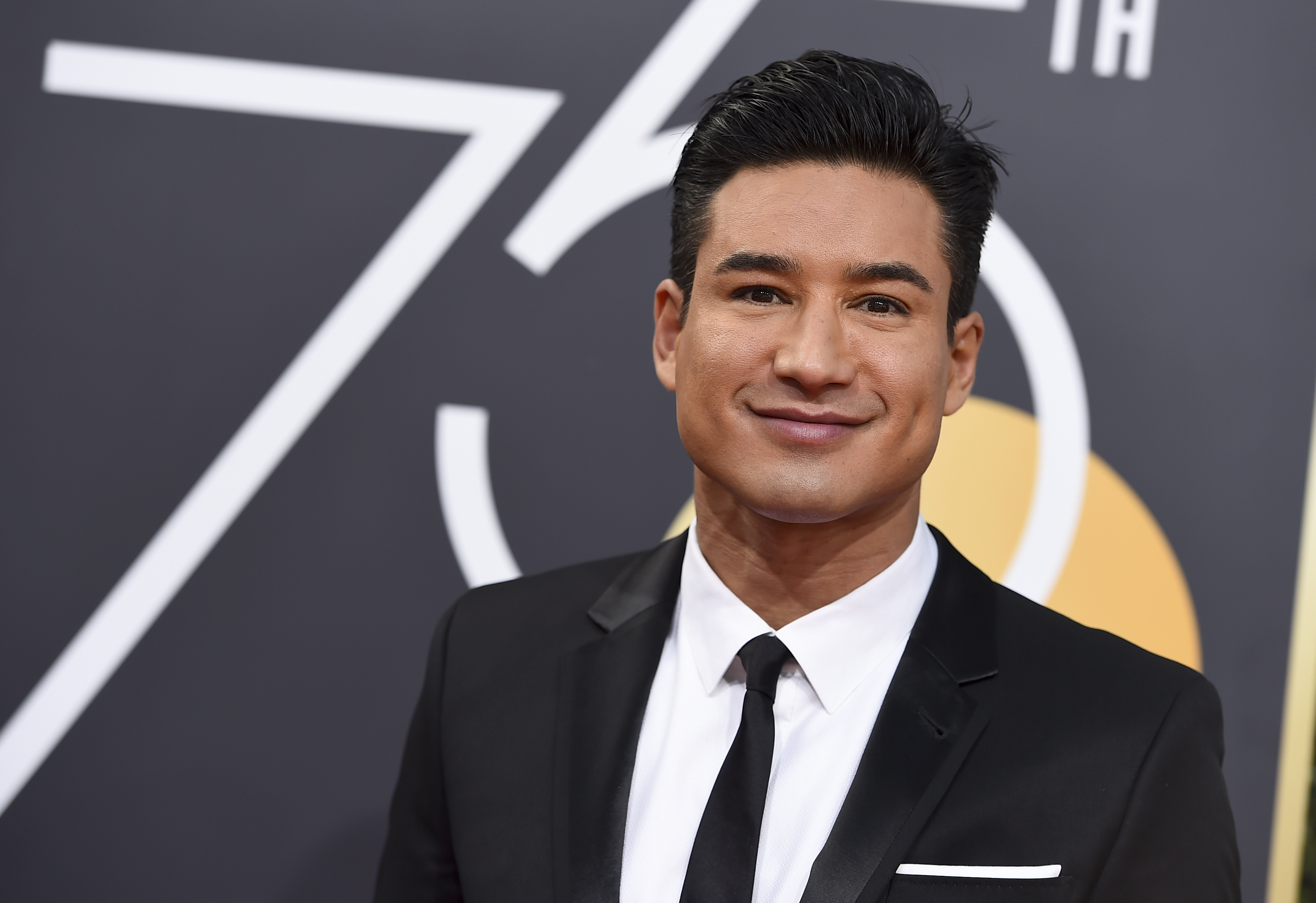 <div class="meta image-caption"><div class="origin-logo origin-image ap"><span>AP</span></div><span class="caption-text">Mario Lopez arrives at the 75th annual Golden Globe Awards at the Beverly Hilton Hotel on Sunday, Jan. 7, 2018, in Beverly Hills, Calif. (Jordan Strauss&#47;Invision&#47;AP)</span></div>