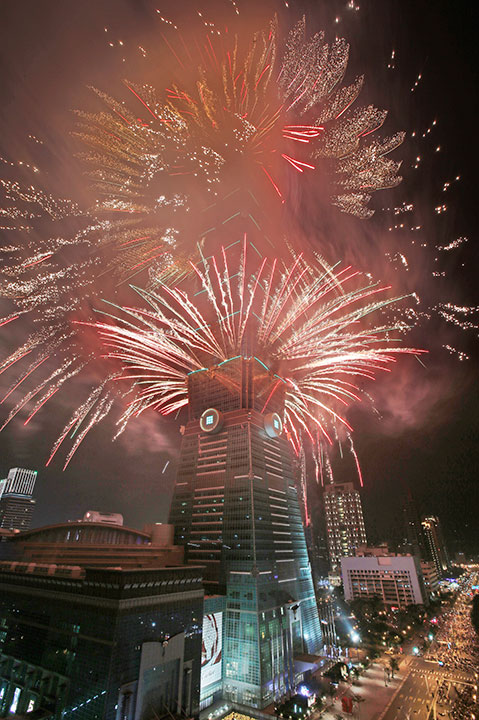 <div class='meta'><div class='origin-logo' data-origin='~ORIGIN~'></div><span class='caption-text' data-credit='AP Photo/Wally Santana'>A fireworks display is set off from the Taipei 101 skyscraper during the New Year's Eve celebrations in Taipei, Taiwan, Friday, Jan. 1, 2016.</span></div>