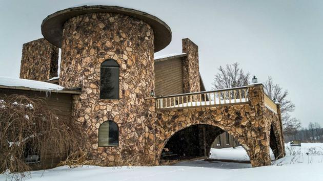 Mike Tyson's former Southington, Ohio estate now sits abandoned. <span class=meta>Johnny Joo | Caters News Agency | ABC News</span>