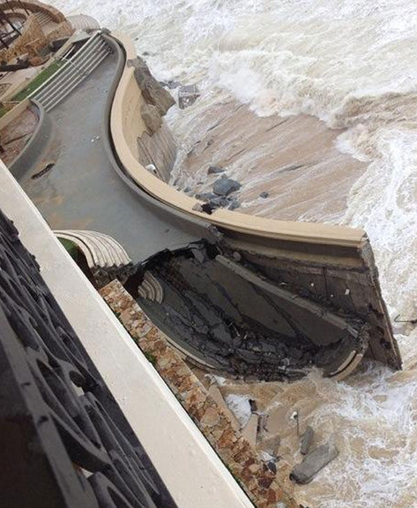 Hurricane Odile causes massive damage to Cabo San Lucas, strands