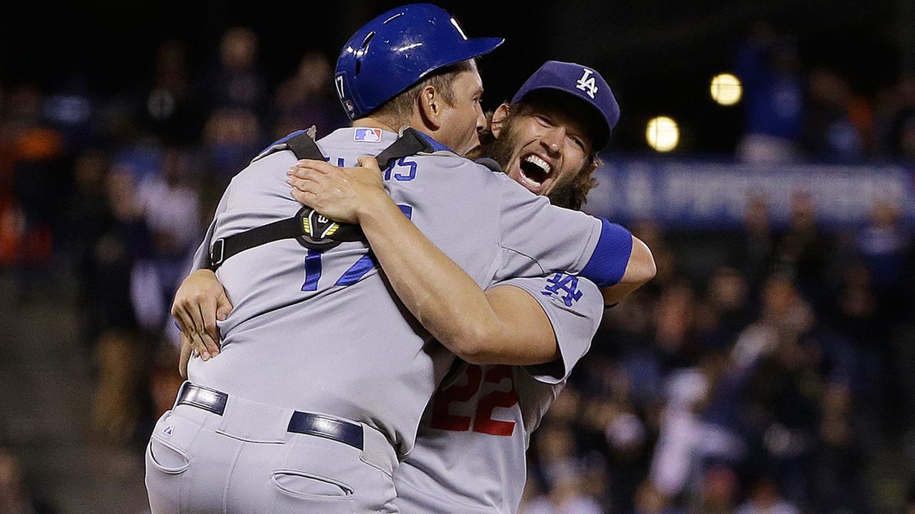 Dodgers clinch third straight NL West title, beat Giants 8-0
