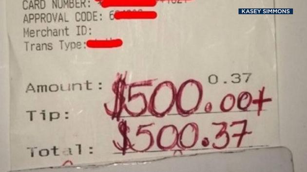 A receipt shows a $500 tip given to Texas Applebees waiter, Kasey Simmons.