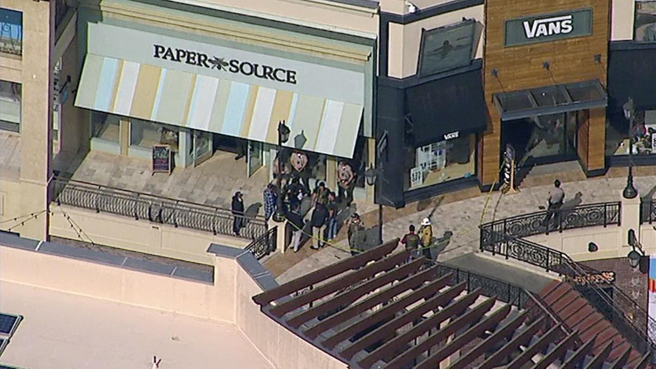 One Dead, One Injured After Reports Of Gunfire At Thousand Oaks Mall