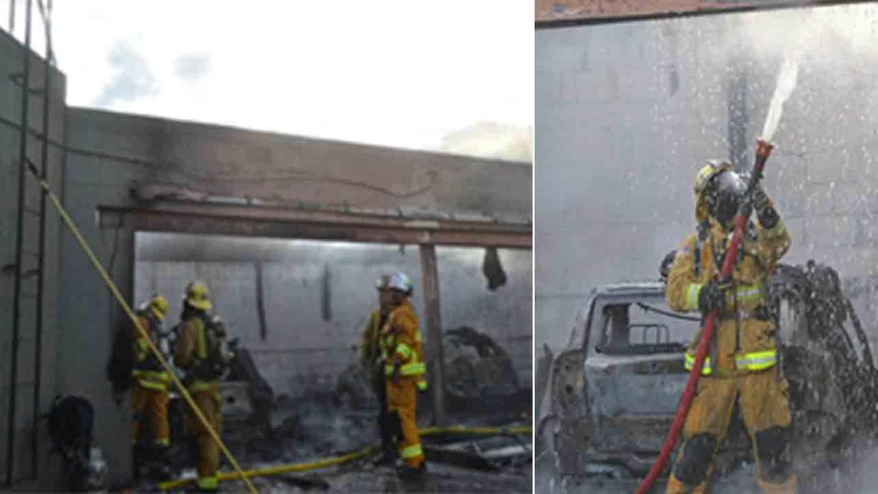 Pasadena fire destroys 2 cars; traffic affected