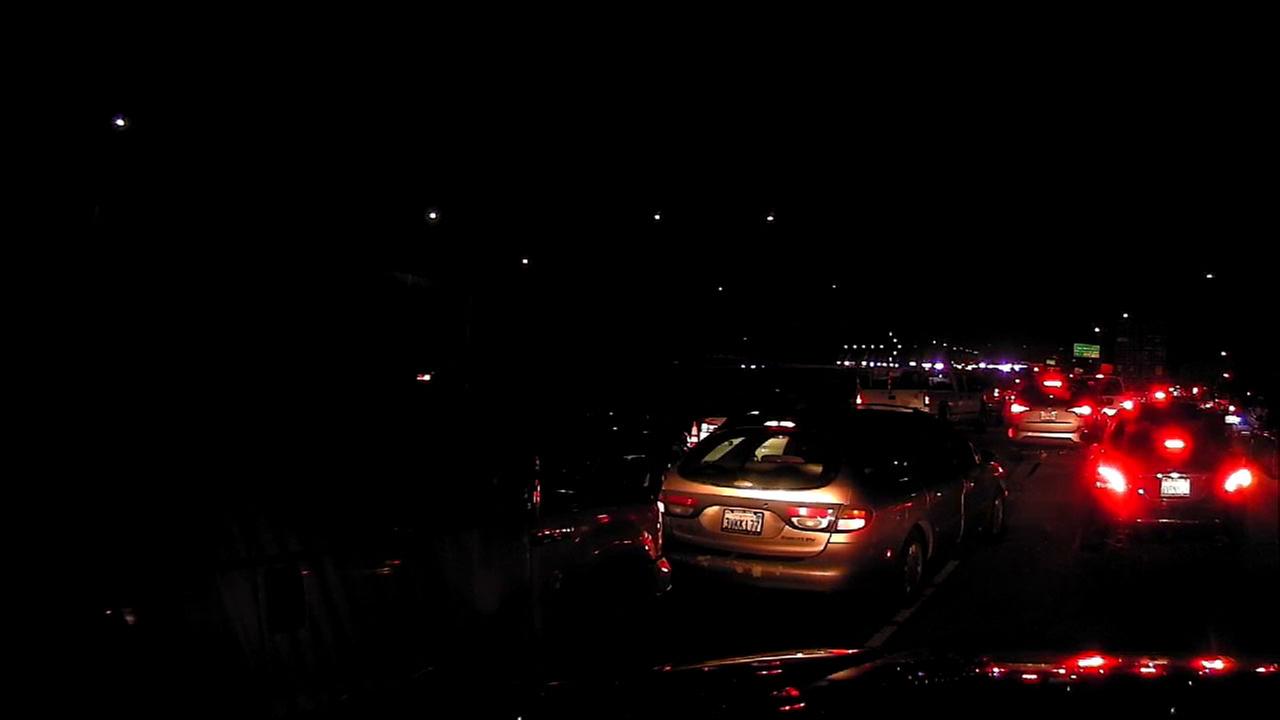 2 killed in 405 Fwy crash in Seal Beach; traffic backed up