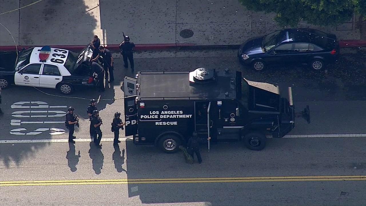 Robbery Suspect Arrested After San Pedro Barricade | Abc7.com