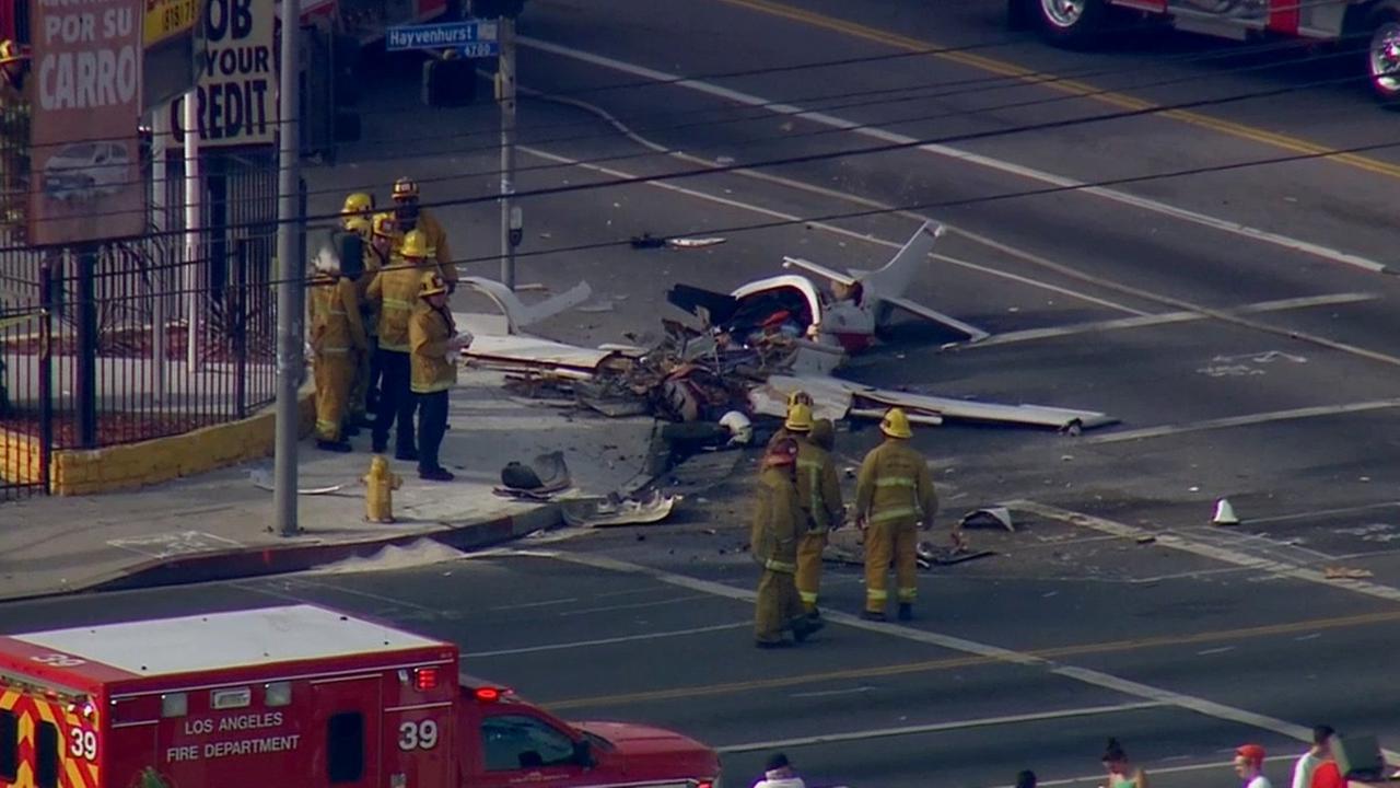 Small Plane Crashes In Lake Balboa Intersection Near Van Nuys Airport ...