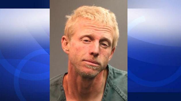 Man claims he&#39;s &#39;Tarzan,&#39; swings from trees, tries to enter Santa Ana Zoo monkey exhibit - 904287_630x354