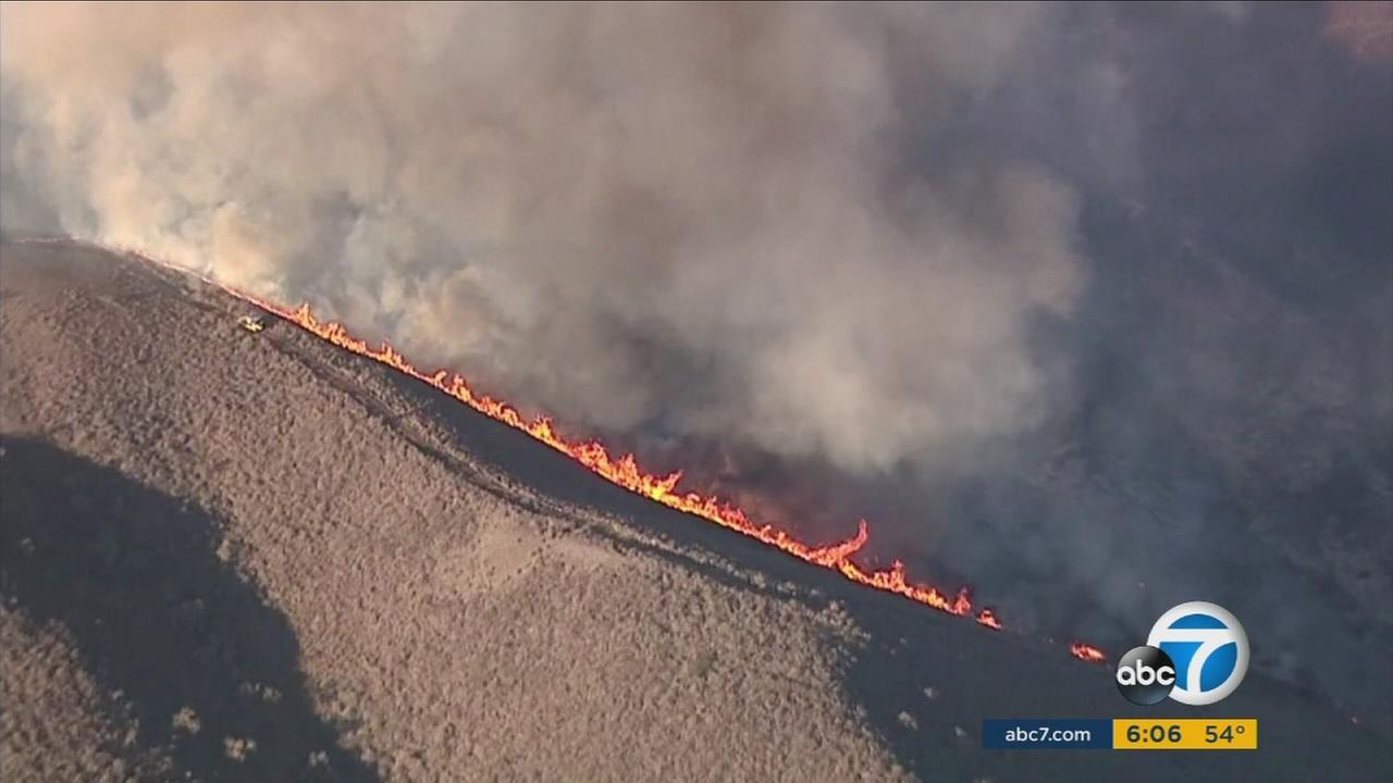 PHOTOS Brush fire burns Ventura hillsides