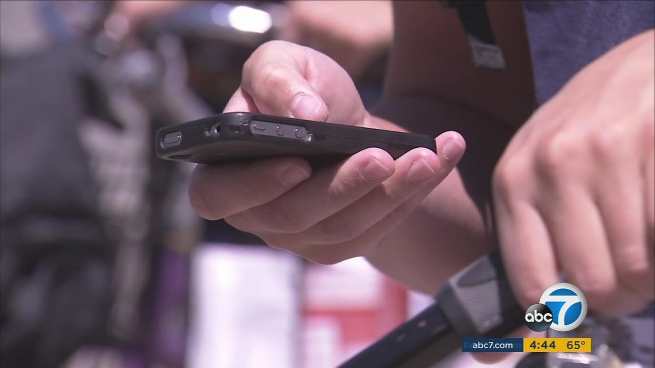 Cyber crime symposium in Los Angeles teaches teens online safety - KABC-TV