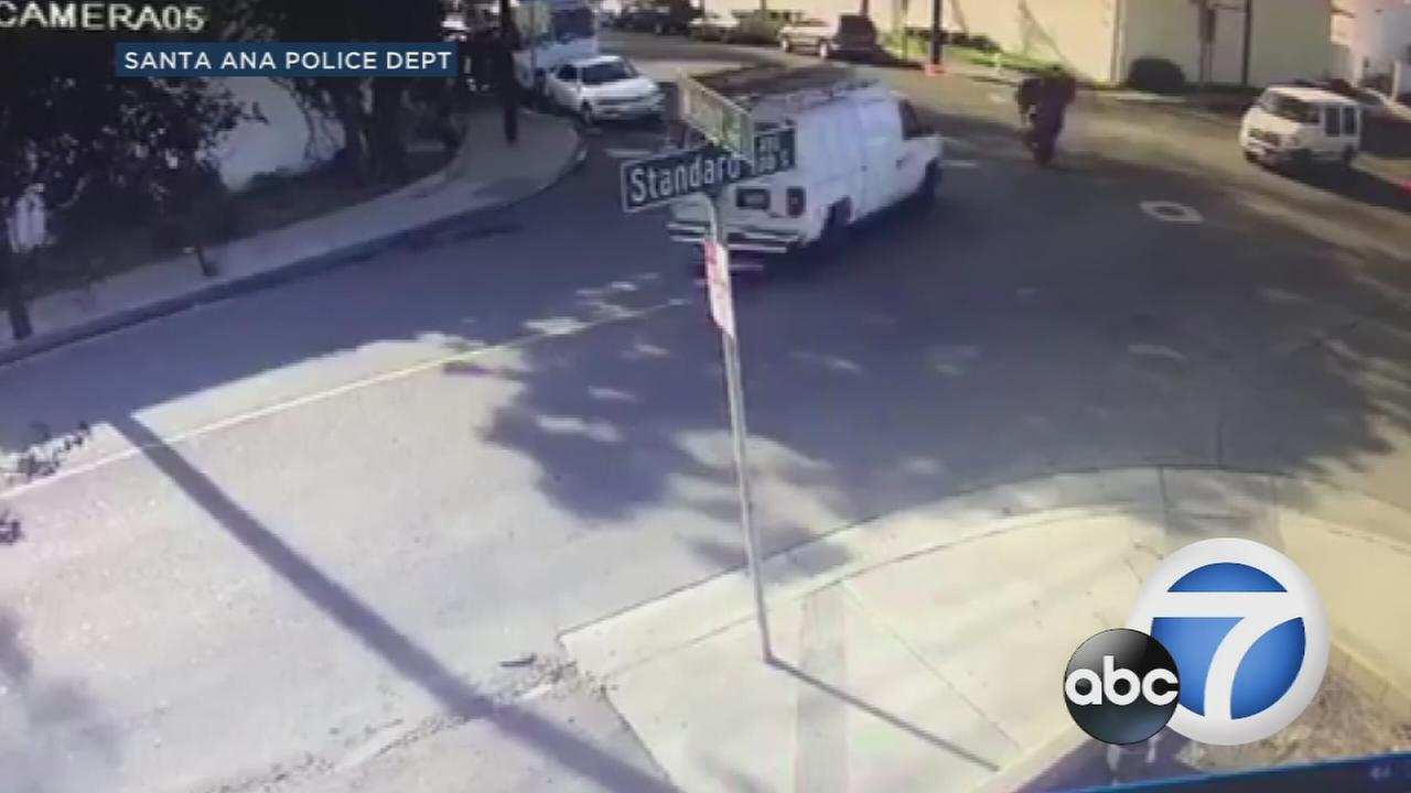 VIDEO: Santa Ana hit-and-run crash kills motorcyclist - KABC-TV