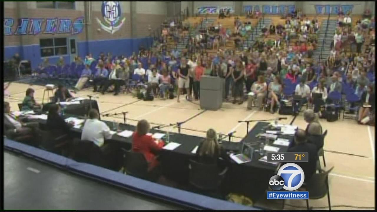 Some students return to Oak View Elementary after asbestos cleaning