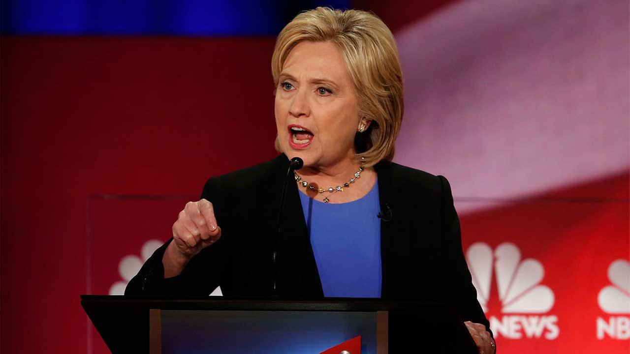 Clinton cruises to big win over Sanders in South Carolina