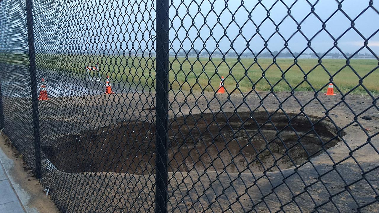 Water main break causes sinkhole to open in Fresno
