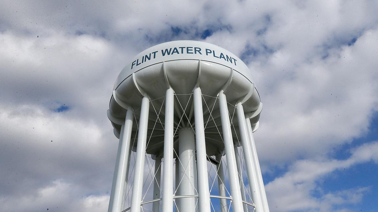 Officials: 3 to be charged in Flint water crisis