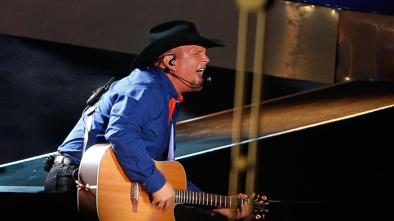 Garth Brooks to play at the Save Mart Center in September