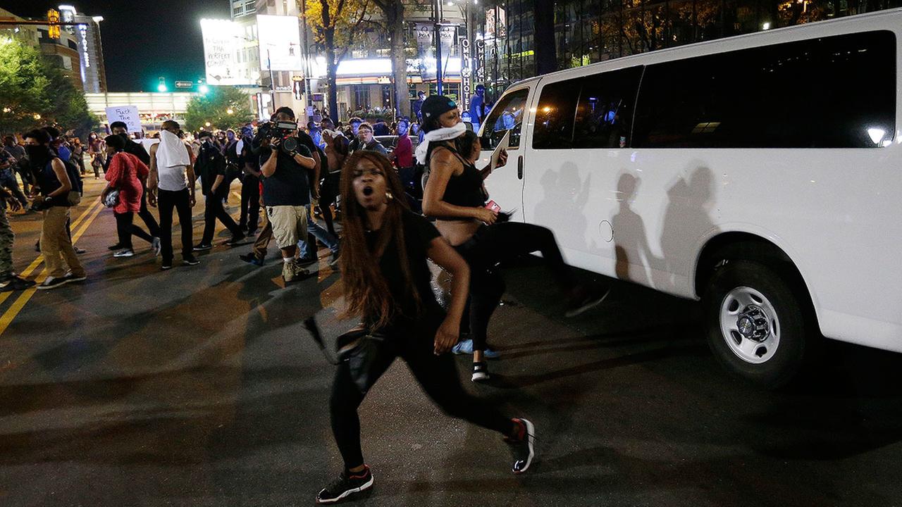 Charlotte under state of emergency in 2nd night of protests
