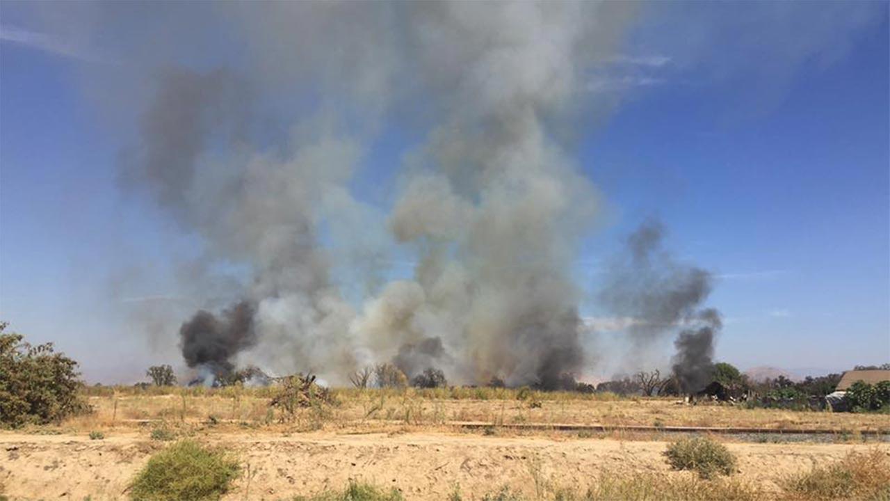 Fresno County crews battling fire near Hobb's Grove