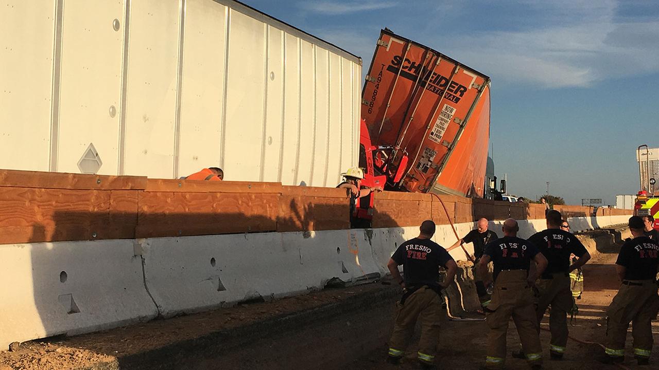 HWY 99 southbound shut down near Ashlan after 4 separate collisions