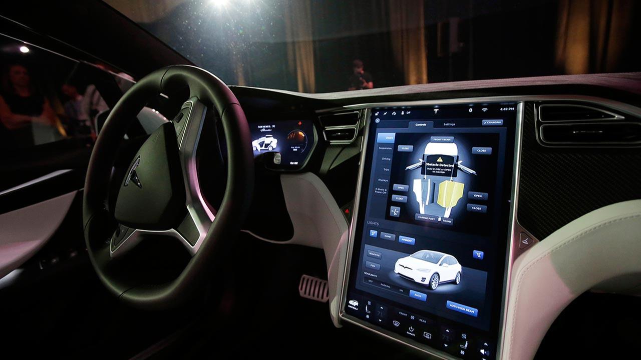 Tesla equipping cars to drive completely on their own