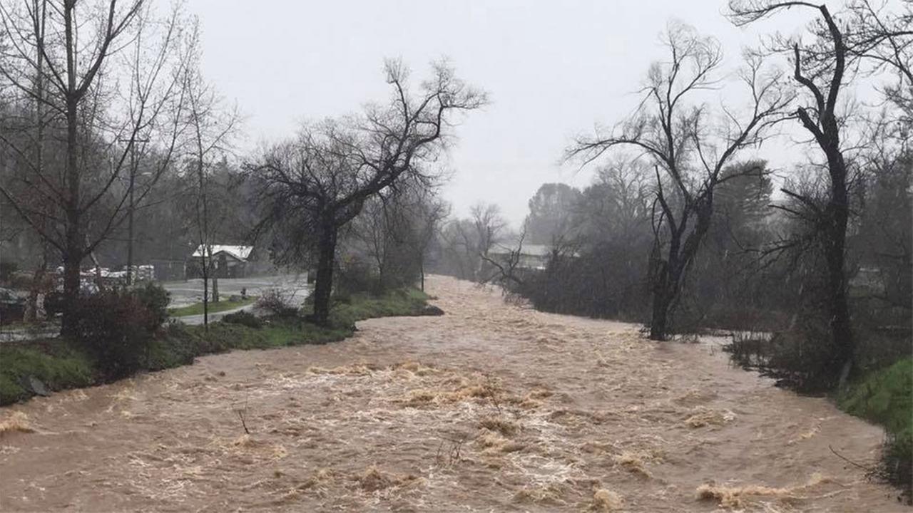 Flooding forces road closures in Mariposa County
