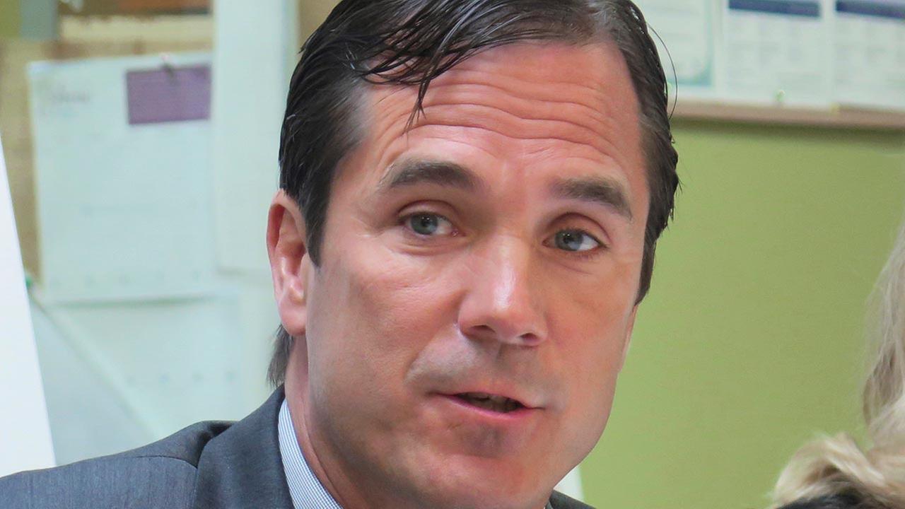 Health chief, 4 others charged with manslaughter in Flint