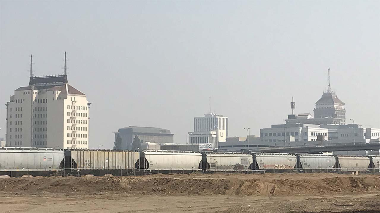Fresno Fire and several other agencies are reporting an increase in smoke in the air calls into dispatch