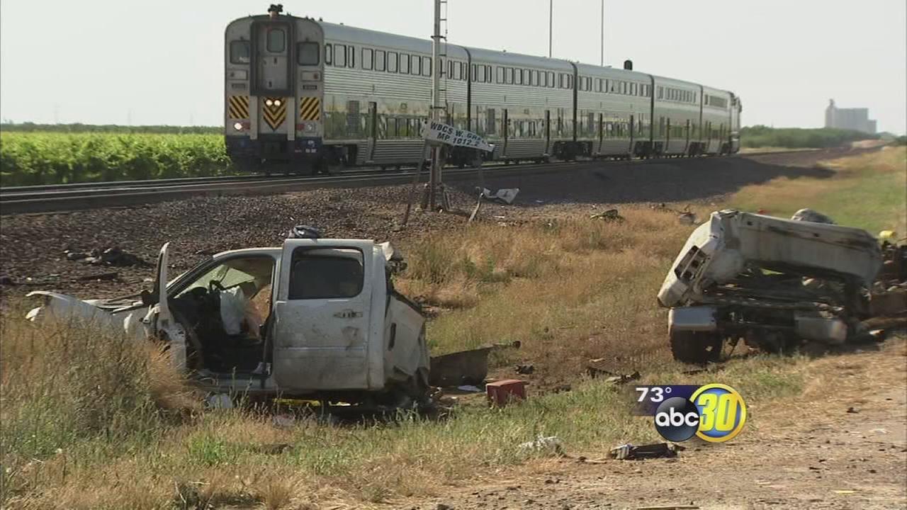 3 dead after Amtrak train crashes into vehicle in Madera County | abc30.com