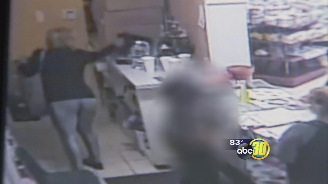 Multiple women team up for elaborate purse theft in Merced County