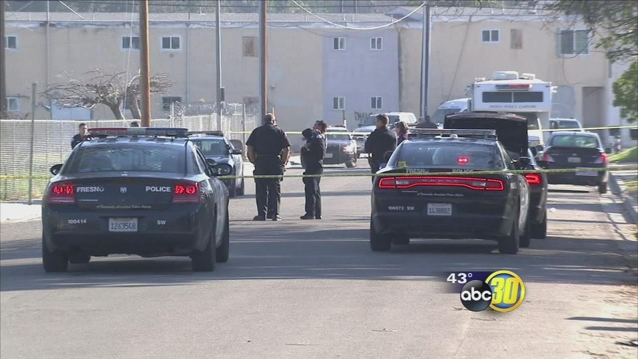 Suspect shot by Fresno police after allegedly charging officer with knife - KFSN-TV