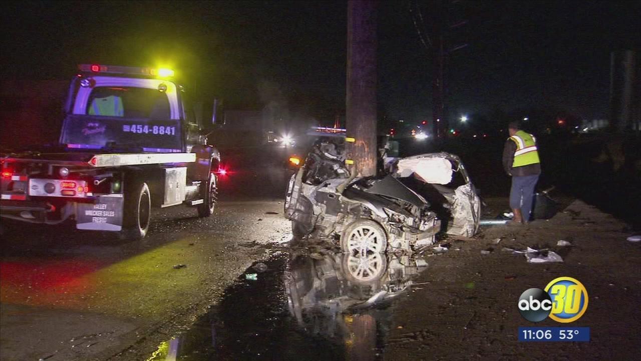 18-year-old killed after his car hits a power pole in Fresno County
