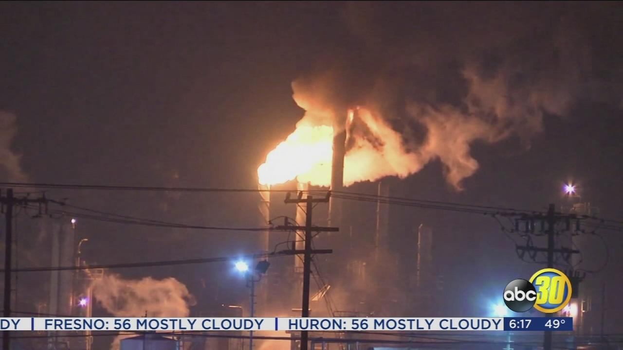 Crews battle fire at oil refinery in Bakersfield