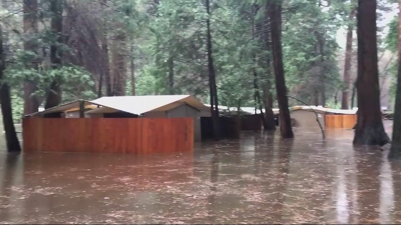 Yosemite cleaning up after weekend flood