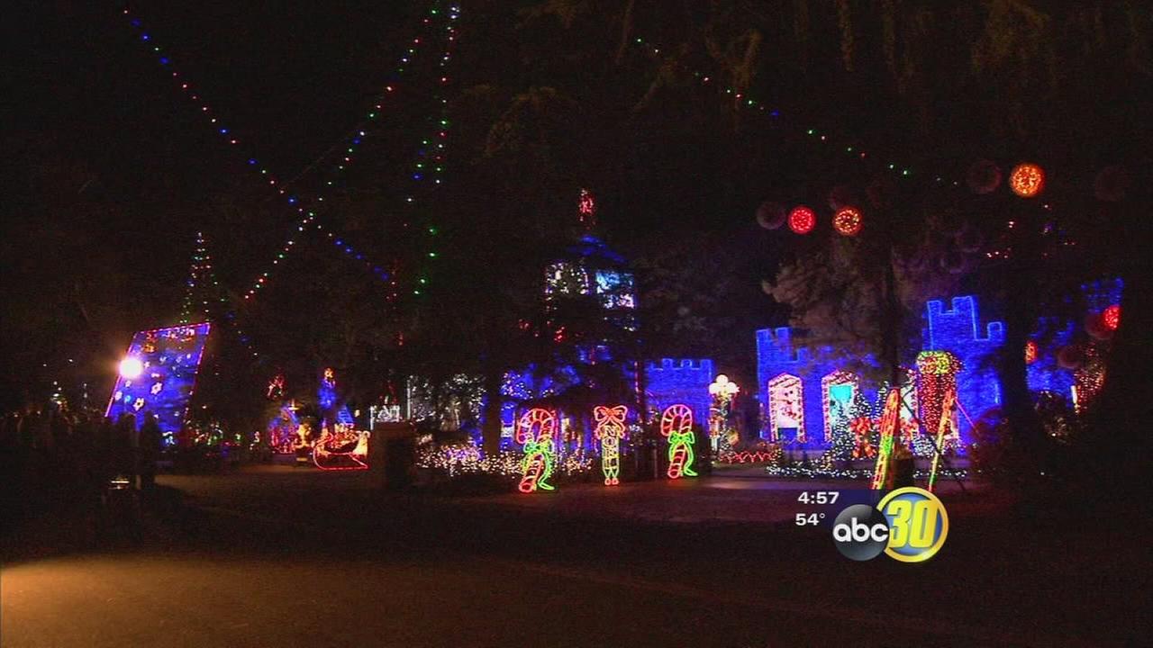 Fresno family wins 'Great Christmas Light Fight' | abc30.com