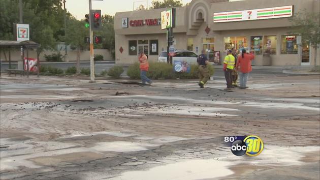 Central Fresno intersection reopens after water main break