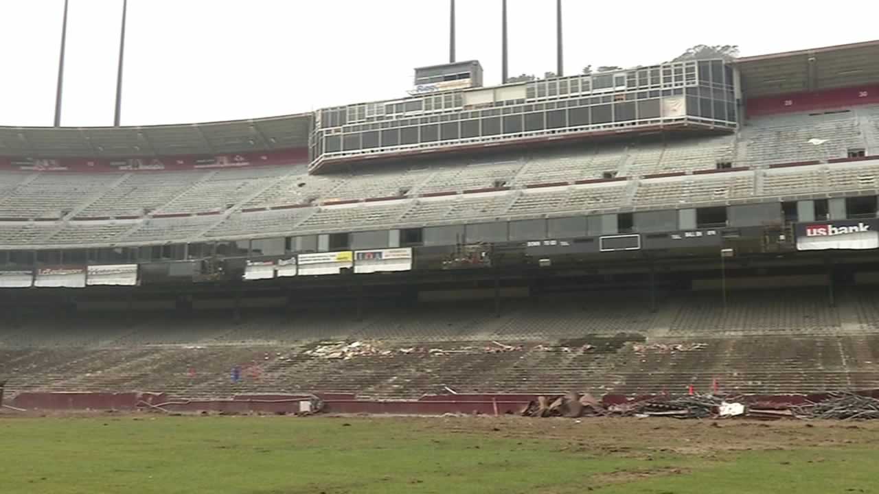 Crews starting demolition on historic Candlestick Park