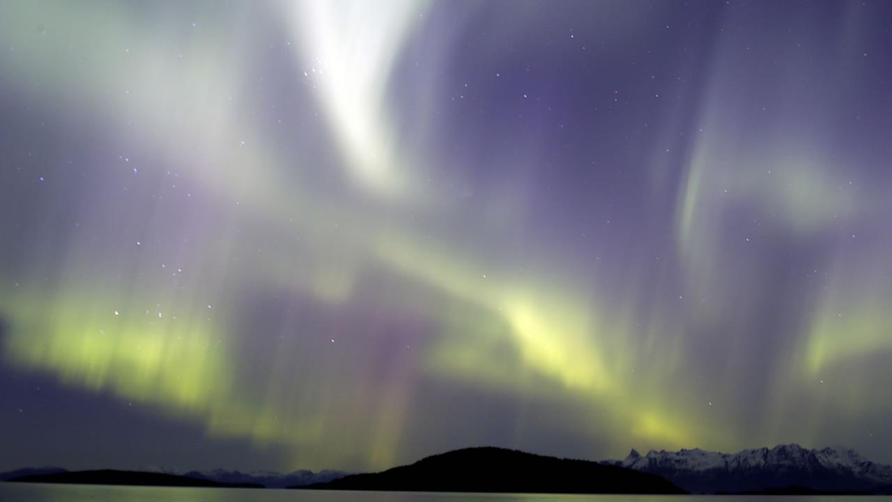 Massive solar eruption to hit Earth before New Year's Eve