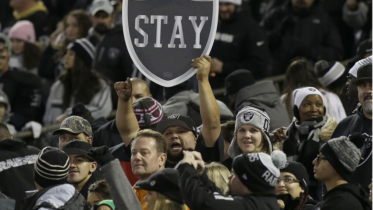 Raiders owner Mark Davis says he will spend $500 million in Vegas