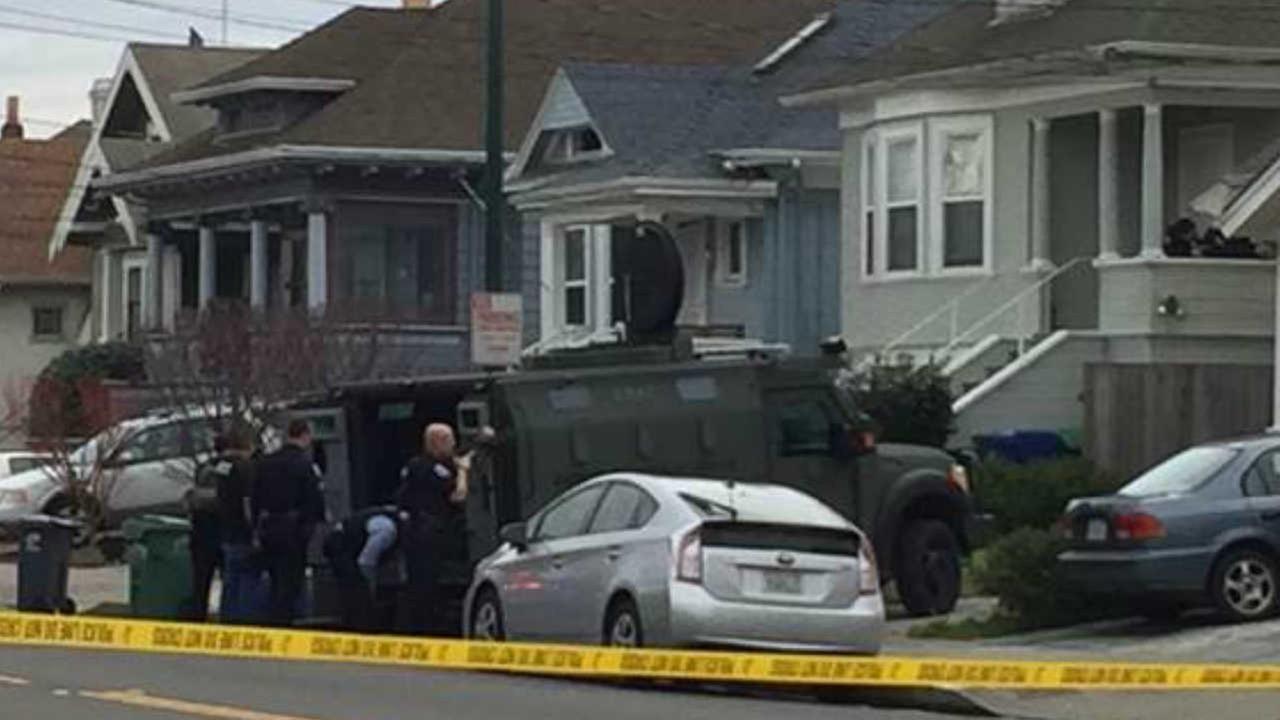 Alameda police issue shelter-in-place warning after off-duty officer shoots home intruder - KGO-TV