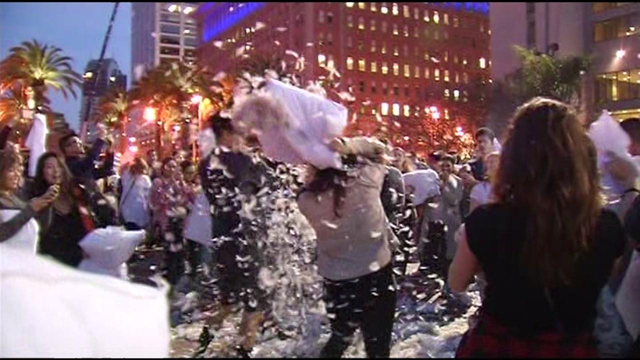 Hundreds flock to annual Valentine's Day pillow fight in San Francisco