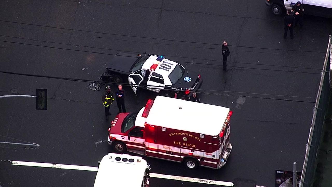 2 San Francisco police officers possibly injured in car crash - KGO-TV