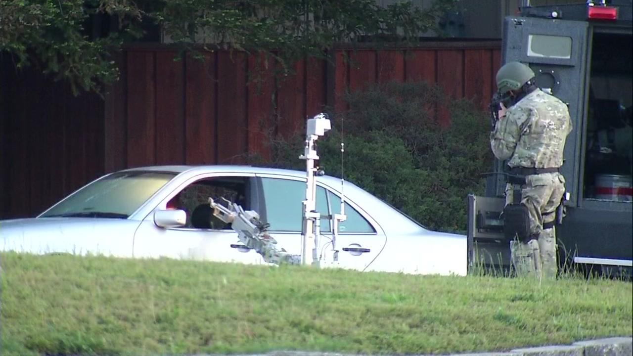 Standoff with homicide suspect continues in Martinez