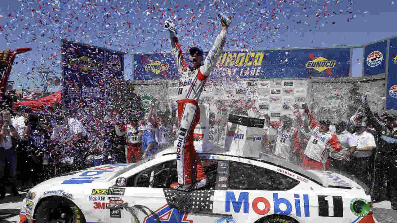 Kevin Harvick returns to victory lane with win at Sonoma Raceway Kevin Harvick returns to victory lane with win at Sonoma Raceway