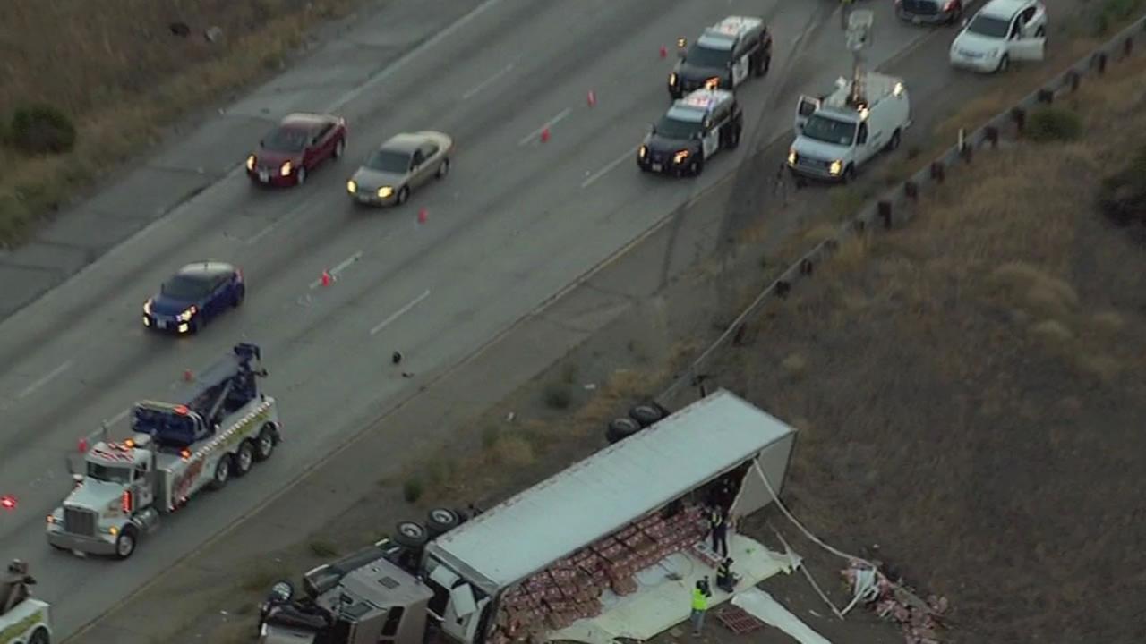 Bigrig crash on I580 in Livermore causes nightmare commute