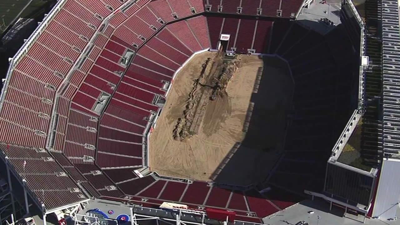 Team Mexico soccer players test out new field at Levi's Stadium in