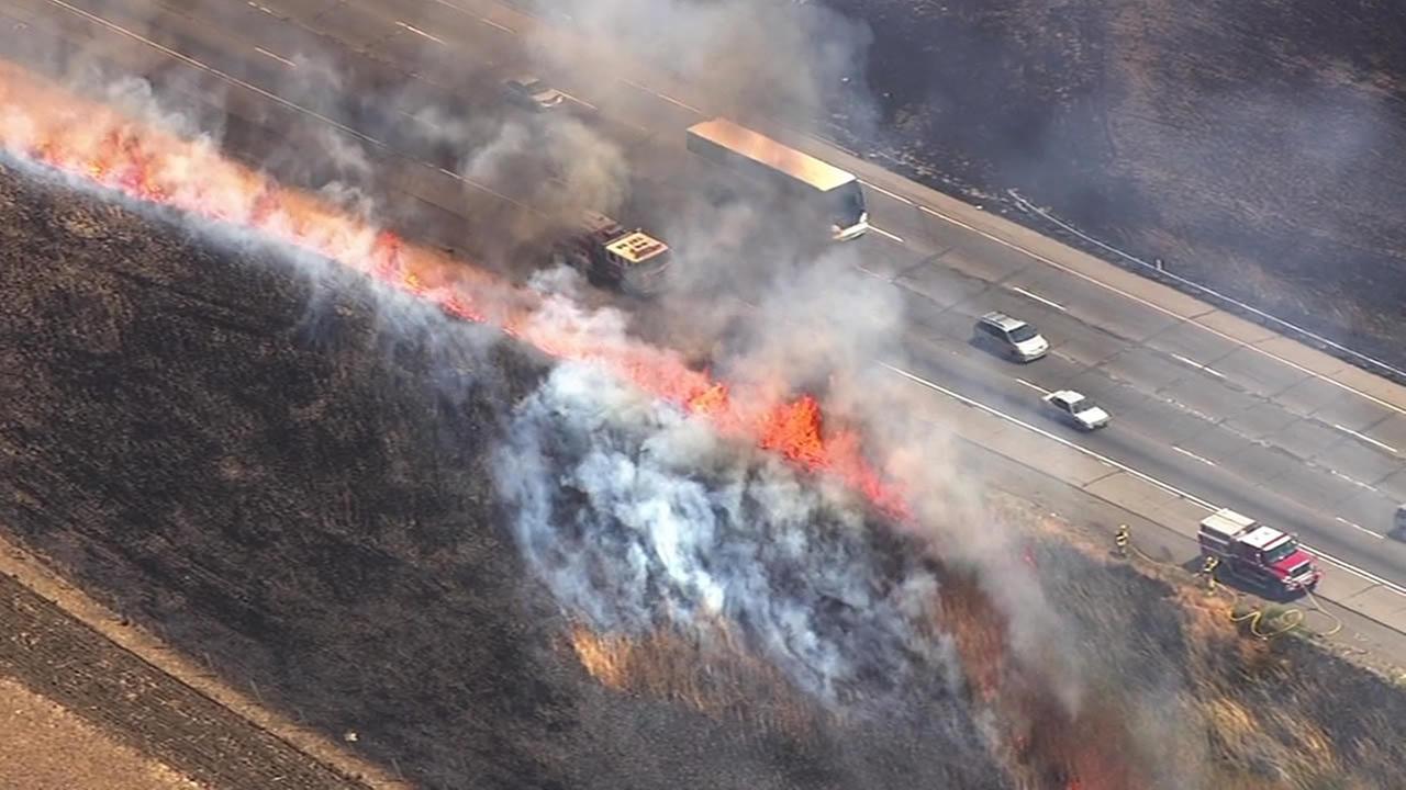 PHOTOS: Crews Contain Brush Fire Along Interstate 580 In Altamont Pass ...