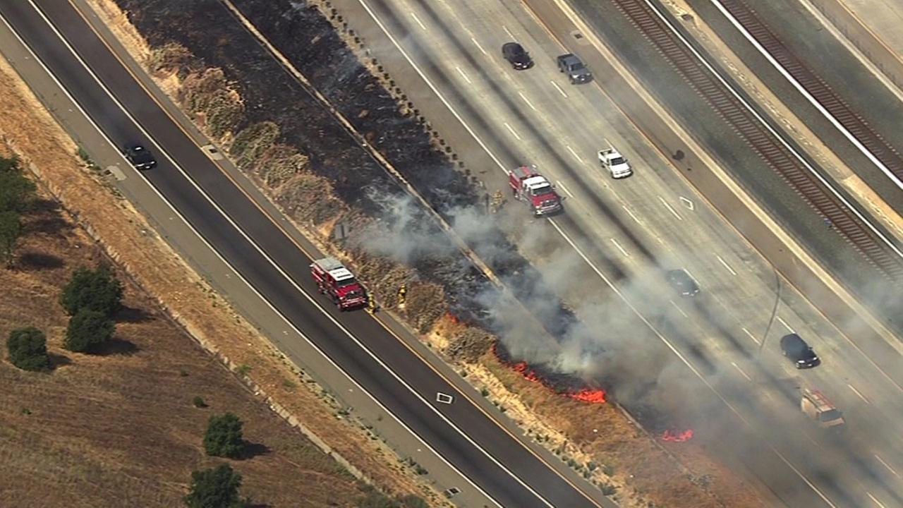 Firefighters contain 4 brush fires near Hwy 4 in Concord