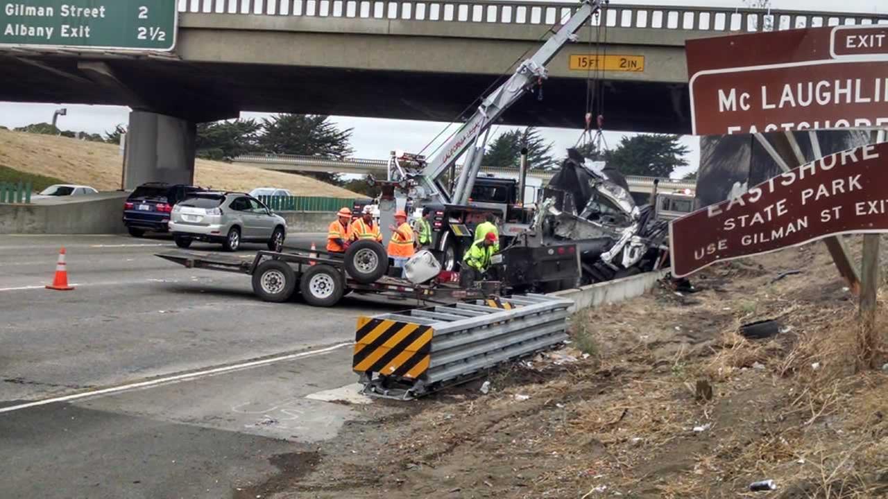 Part of I80 in Berkeley closed due to traffic accident near Ashby