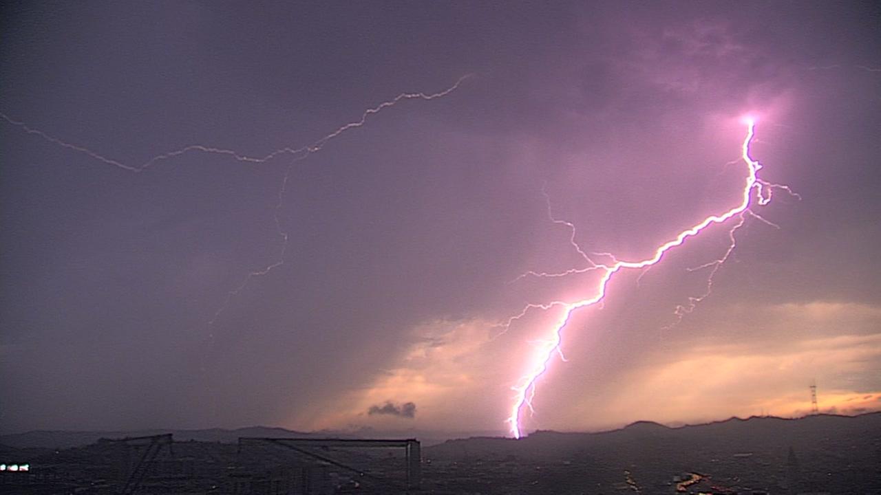 Uncategorized Rain Lighting lightning abc7news com video surges across bay area as storms bring rain