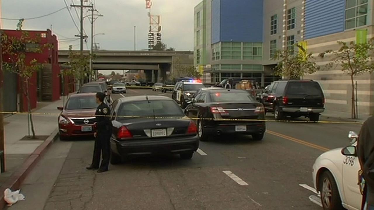 Emeryville police shoot, kill allegedly armed theft suspect in Oakland - abc7news.com